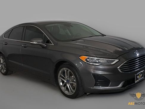 Used 2019 Ford Fusion SEL image 2