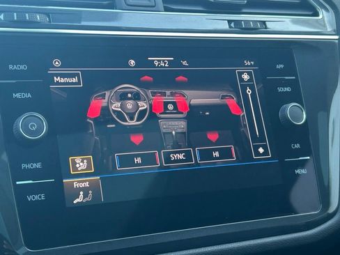 Used 2022 Volkswagen Tiguan SE image 17