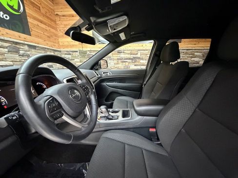 Used 2018 Jeep Grand Cherokee Laredo image 11