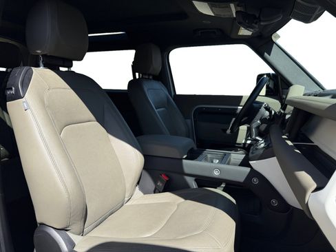 Used 2023 Land Rover Defender 90 S AWD/4WD image 17