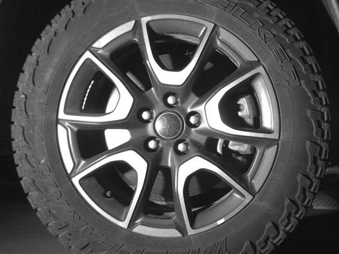 Used 2025 Jeep Compass Trailhawk w/ Trailer Tow Group image 13