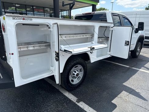 Used 2022 GMC Sierra 2500 Pro w/ Convenience Package RWD image 8