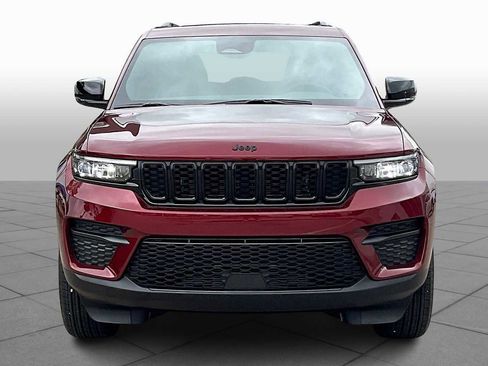 New 2025 Jeep Grand Cherokee Laredo image 3