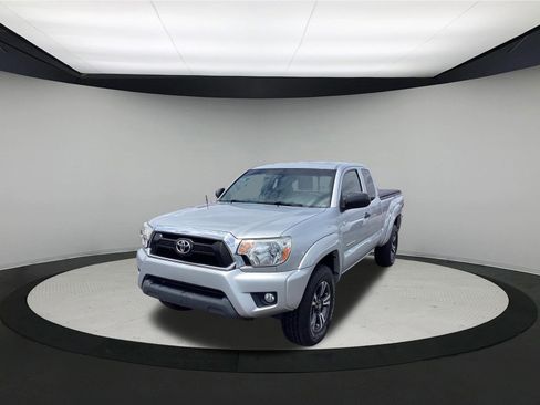 Used 2012 Toyota Tacoma 4x4 Access Cab V6 w/ SR5 Pkg image 4