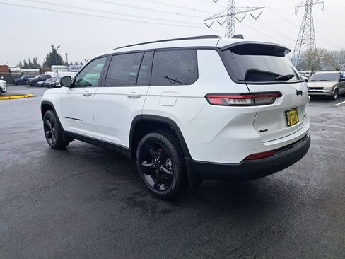 New 2025 Jeep Grand Cherokee L Limited w/ Luxury Tech Group II AWD/4WD image 3