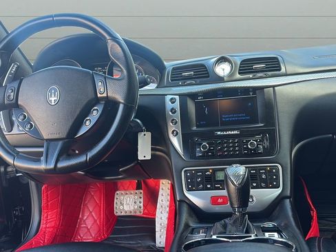 Used 2015 Maserati GranTurismo MC image 19