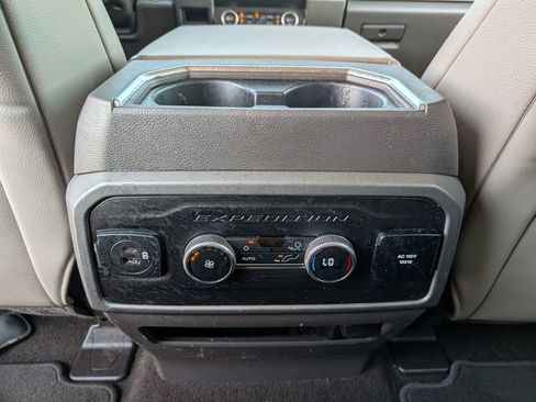Used 2021 Ford Expedition XLT image 25