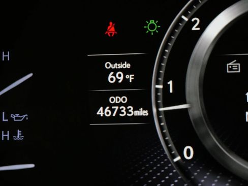 Used 2023 Lexus LX 600 4WD w/ Luxury Package image 36