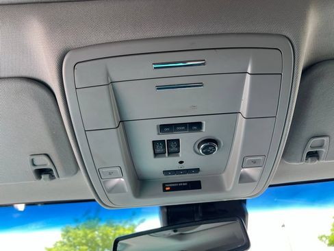 Used 2019 Chevrolet Suburban Premier w/ Premier Plus Edition AWD/4WD image 46