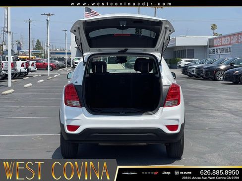 Used 2022 Chevrolet Trax LS w/ Tint and Cruise Package FWD image 9
