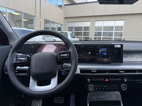 Certified 2026 Hyundai Ioniq 9 Calligraphy image 7