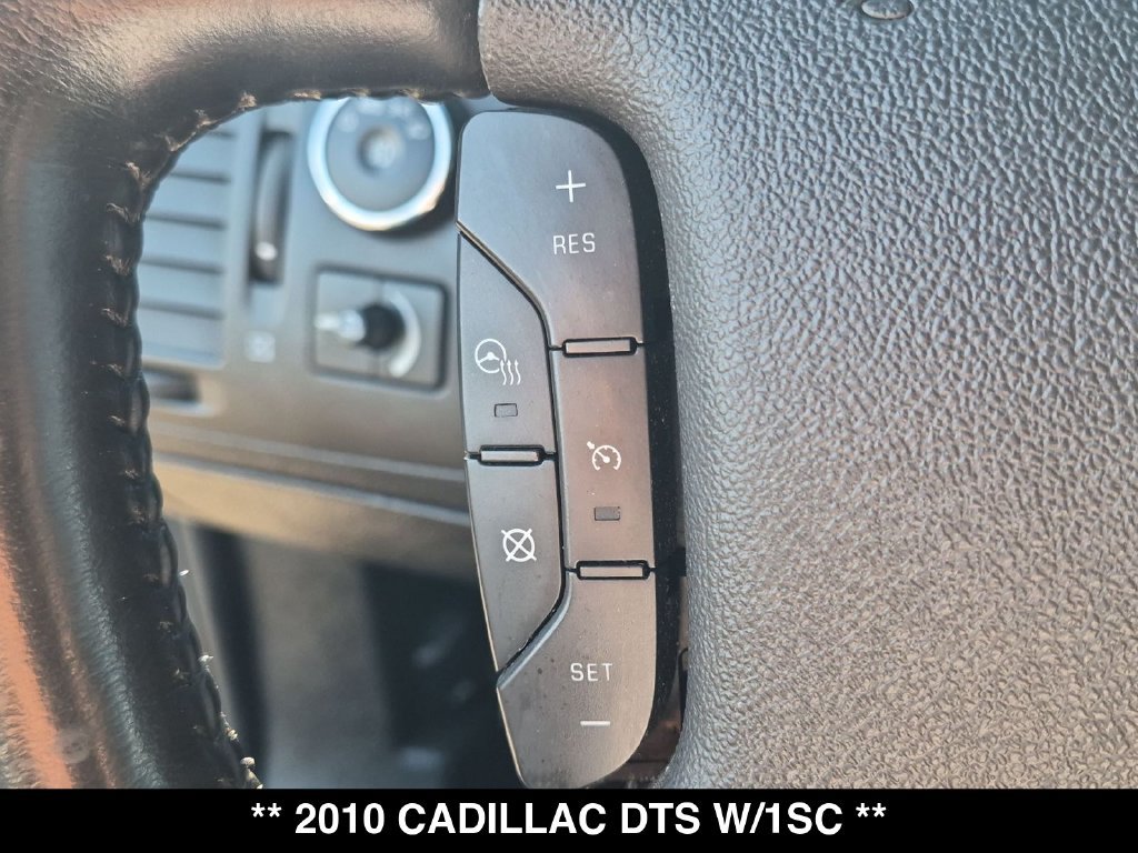 Used 2010 Cadillac DTS Luxury FWD image 5