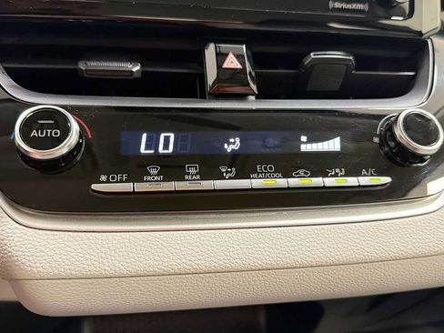 Certified 2022 Toyota Corolla LE FWD image 20