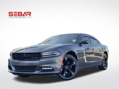 Used 2017 Dodge Charger SXT w/ Navigation & Travel Group