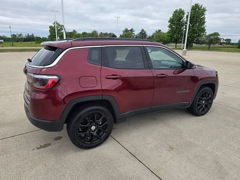 Used 2022 Jeep Compass Latitude AWD/4WD image 11