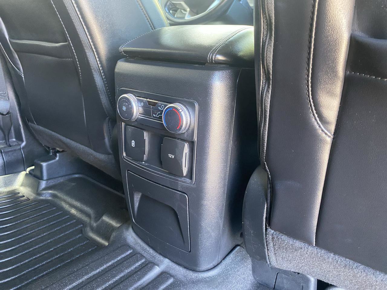 Used 2022 Ford Explorer XLT w/ Equipment Group 202A AWD/4WD image 9