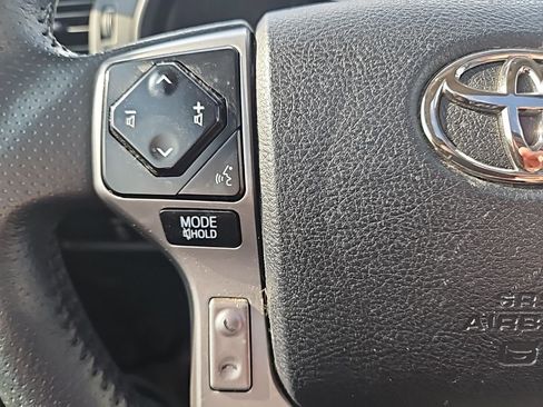 Used 2022 Toyota 4Runner SR5 Premium w/ Moonroof Package AWD/4WD image 22