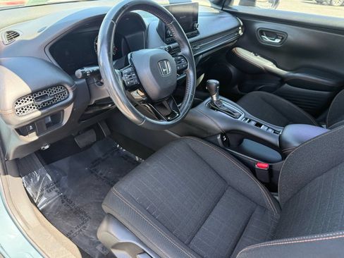 Used 2023 Honda HR-V Sport image 12