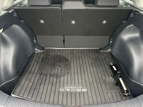 Used 2025 Toyota Corolla Cross LE image 17