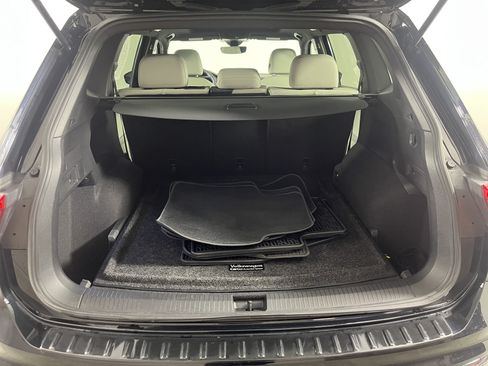 Used 2023 Volkswagen Tiguan SE R-Line AWD/4WD image 28