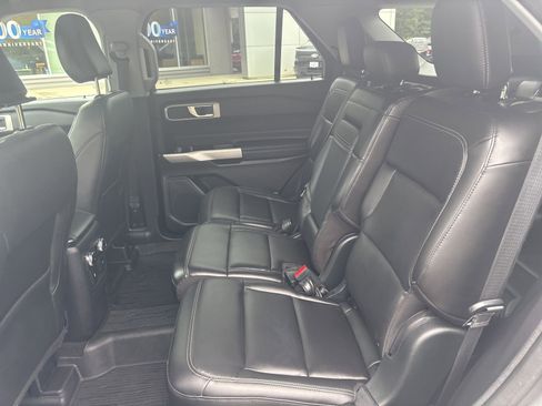 Used 2022 Ford Explorer XLT w/ Equipment Group 202A image 30