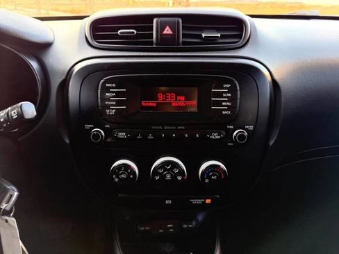 Used 2015 Kia Soul image 20