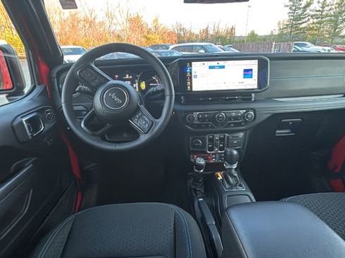 Used 2025 Jeep Wrangler Unlimited Rubicon 4xe w/ Convenience Group image 9