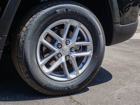 New 2026 Jeep Grand Cherokee Laredo AWD/4WD image 8