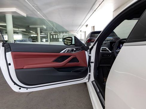 Used 2025 BMW 430i Coupe w/ Convenience Package RWD image 11