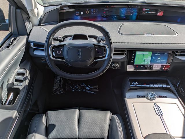 New 2026 Lincoln Navigator Premiere AWD/4WD image 16