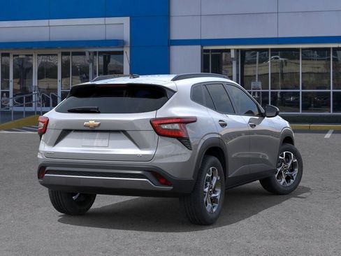 Certified 2026 Chevrolet Trax LT w/ Driver Confidence Package image 5