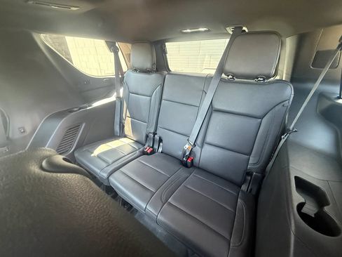 Used 2024 Chevrolet Tahoe Z71 w/ Luxury Package AWD/4WD image 27