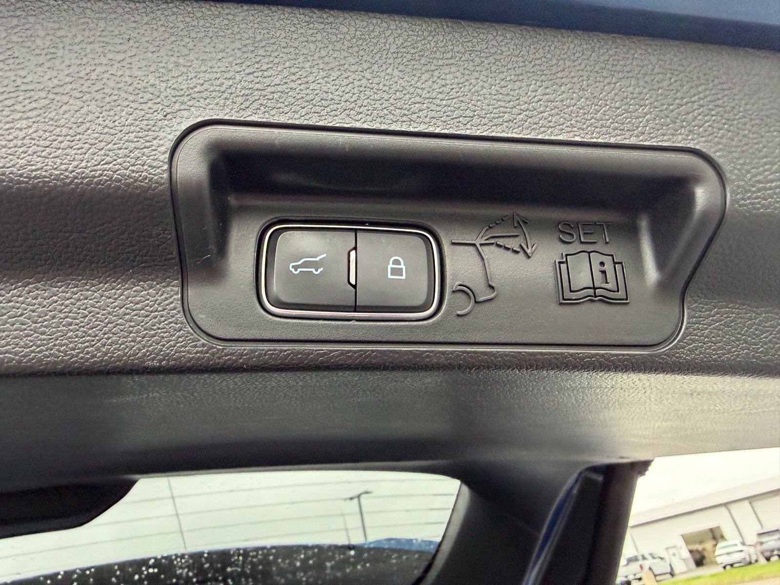 Used 2023 Ford Explorer XLT w/ Equipment Group 202A AWD/4WD image 12