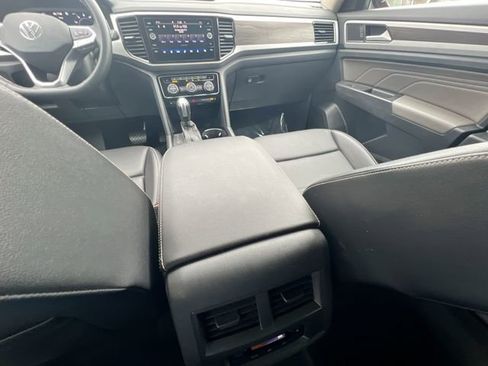 Certified 2022 Volkswagen Atlas SE w/ Black Wheel Package image 20