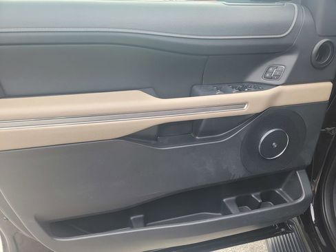 Used 2024 Ford Expedition Max Limited image 13