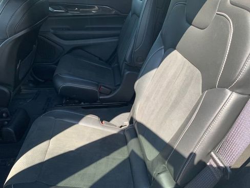 Used 2023 Jeep Grand Cherokee L Laredo AWD/4WD image 16