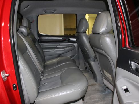 Used 2011 Toyota Tacoma PreRunner w/ SR5 Pkg #2 RWD image 27