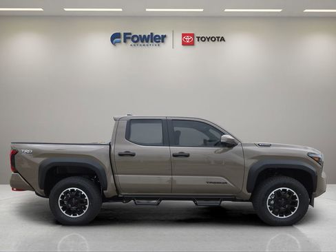 New 2026 Toyota Tacoma TRD Off-Road w/ TRD Off Road Premium Package AWD/4WD image 8