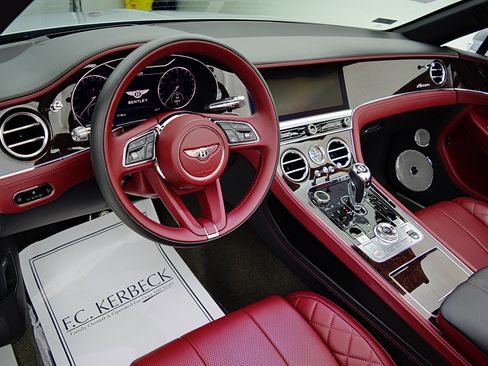 Used 2023 Bentley Continental GT Azure AWD/4WD image 33