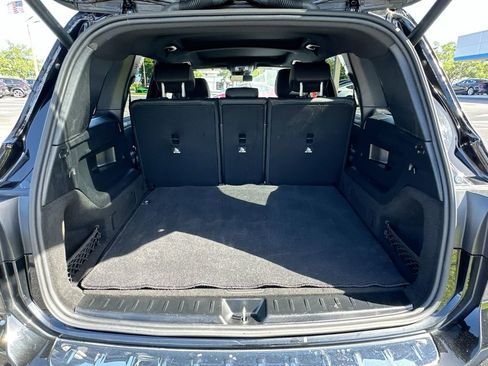 Used 2025 Mercedes-Benz GLB 250 4MATIC image 25