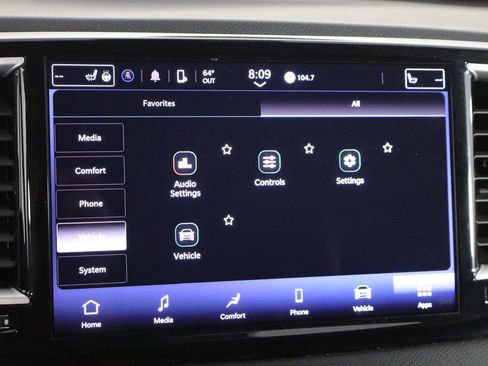 Used 2023 Chrysler Pacifica Touring-L FWD image 40