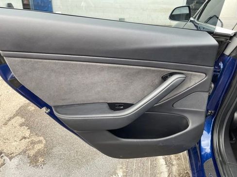 Used 2018 Tesla Model 3 Mid Range image 30