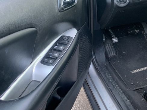 Used 2015 Dodge Journey SXT w/ Flexible Seating Group image 4