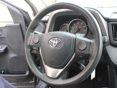 Used 2016 Toyota RAV4 LE image 22