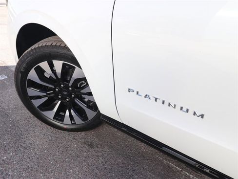 New 2026 Ford Expedition Platinum w/ Driver's Package image 4