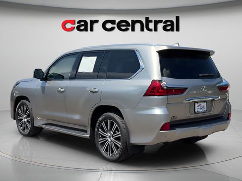 Used 2018 Lexus LX 570 4WD w/ Luxury Package image 3