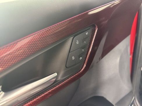 Used 2025 Chevrolet Traverse RS image 33