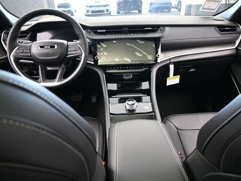 New 2026 Jeep Grand Cherokee Limited w/ Limited Altitude Package RWD image 32