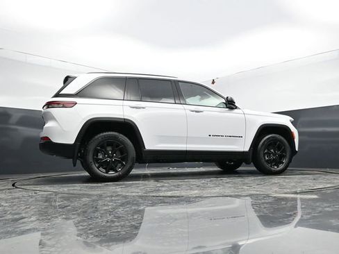 New 2026 Jeep Grand Cherokee Altitude AWD/4WD image 50