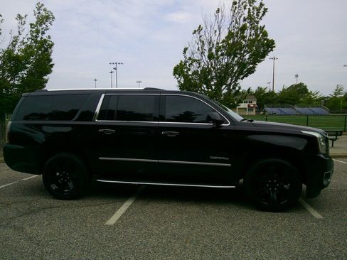Used 2019 GMC Yukon XL Denali AWD/4WD image 14